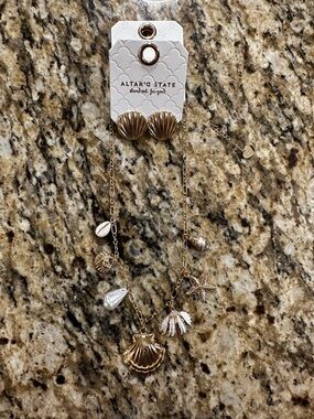 Altar'd State Gold Shell & Starfish Charm Necklace & Earring Set